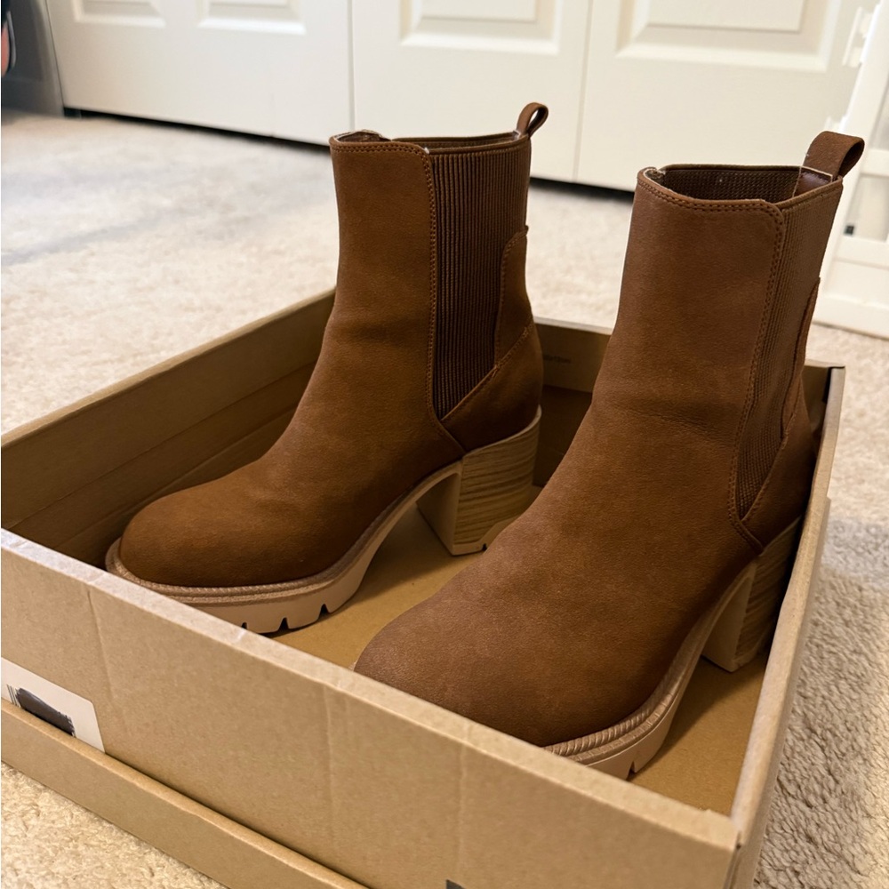 MIA Novie Ankle Books
